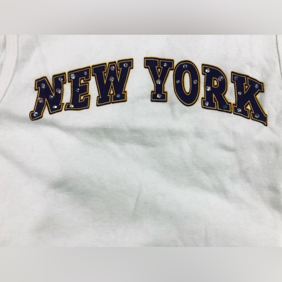 🔥NEW YORK🔥CROPPED TANK TOP🔥MEASUREMENTS IN PICS🔥 - Picture 2 of 10